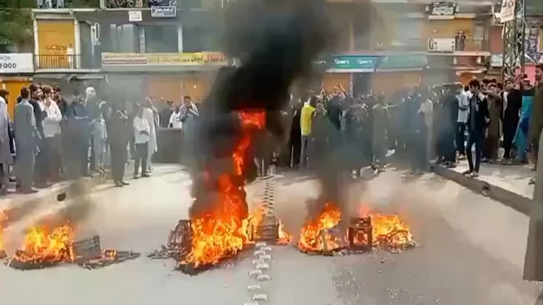 Pakistan-Occupied Kashmir Unrest: 11 Killed After JAAC Ban Sparks Violent Clashes - ANI on X